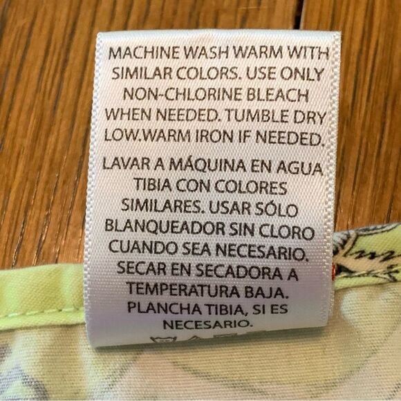 DR. SEUSS Scrub Top Womens Small Green One Fish Two Fish Red Fish 🐟  Blue Fish. - Picture 6 of 8